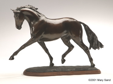 Bronze Dressurpferd Skulptur des Hannoveraner Pferdes Durchführung der Trab. Skulptur mit dem Titel Atemberaubende